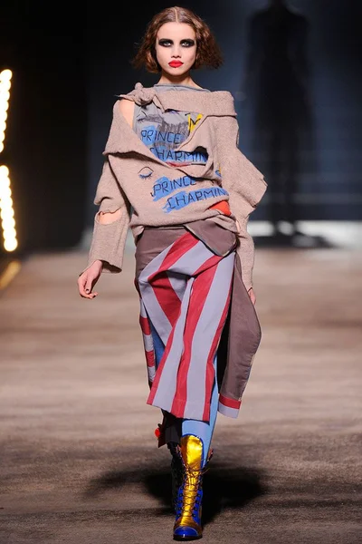 Look 13